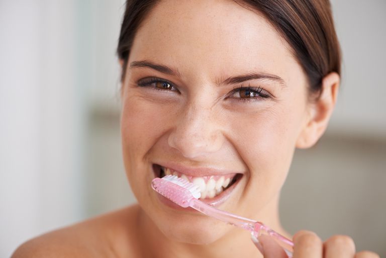 Kako očistiti, četkicu zube, Osim toga, zavjesu tuširanje, biste smanjili