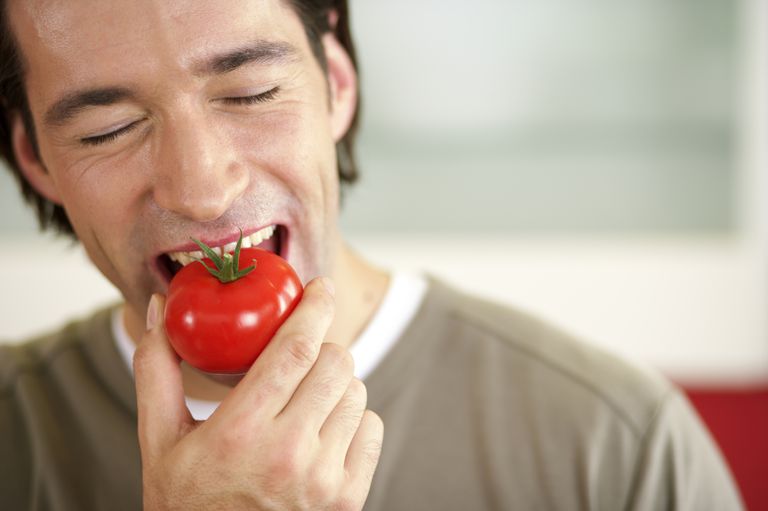 umak rajčice, začinskim biljem, zasićene masnoće
