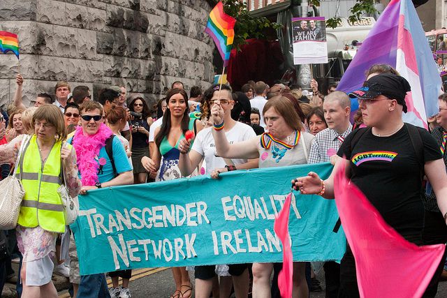 rodni identitet, među transrodnim, koji identificiraju, napor kako, onaj koji